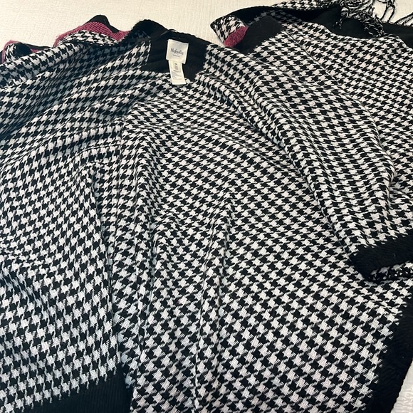 RAFAELLA WEEKEND WRAP SHAWL SCARF-preowned condition - Picture 9 of 11